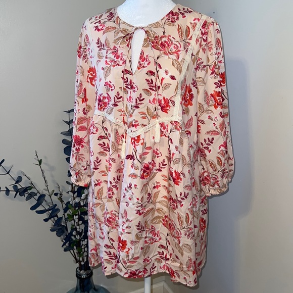 ✨NWT✨ Mellóday Floral Dress - Picture 1 of 4